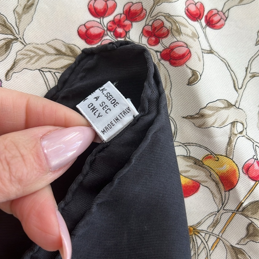 π¦ Dior 90 Square Scarf - 34β x 34β - Picture 6 of 12